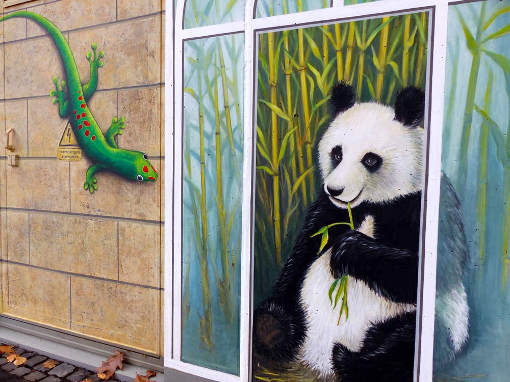 friedel-deventer_corporate-art_bebelplatz-kassel-panda