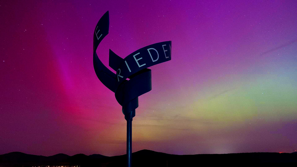 friedel-deventer_corporate-art_polarlicht-point-alpha